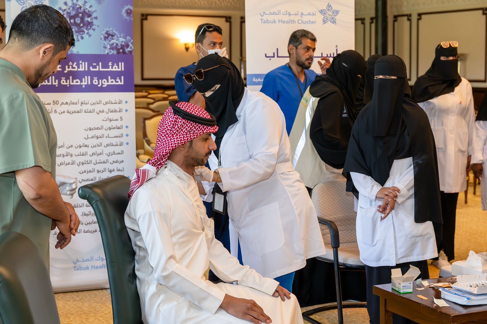 نائب أمير تبوك يدشن حملة التطعيم ضد الانفلونزا الموسمية بالمنطقة   