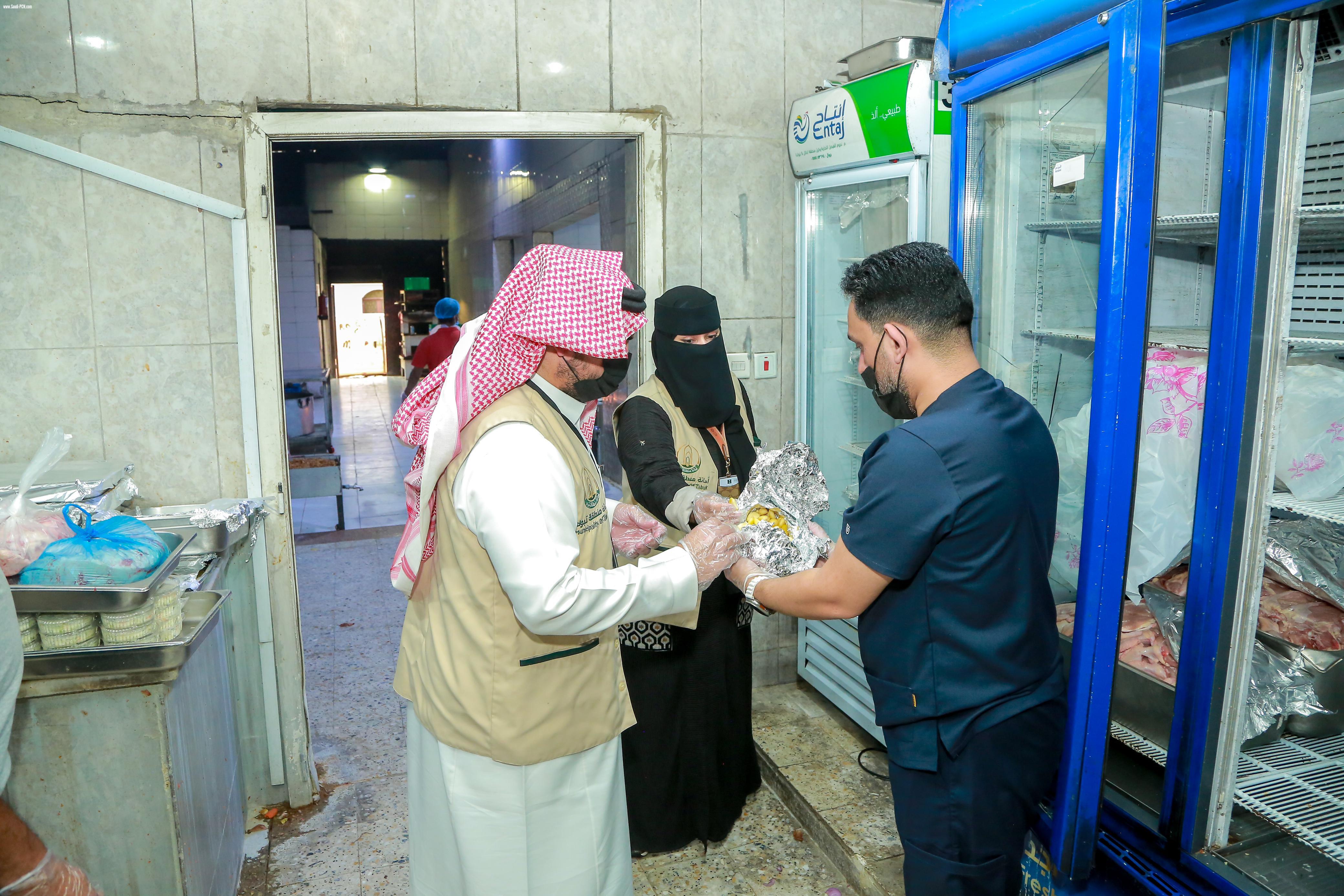 أكثر من 6000 آلاف زيارة تفتيشية لمراقبوا أمانة تبوك خلال أسبوعين..