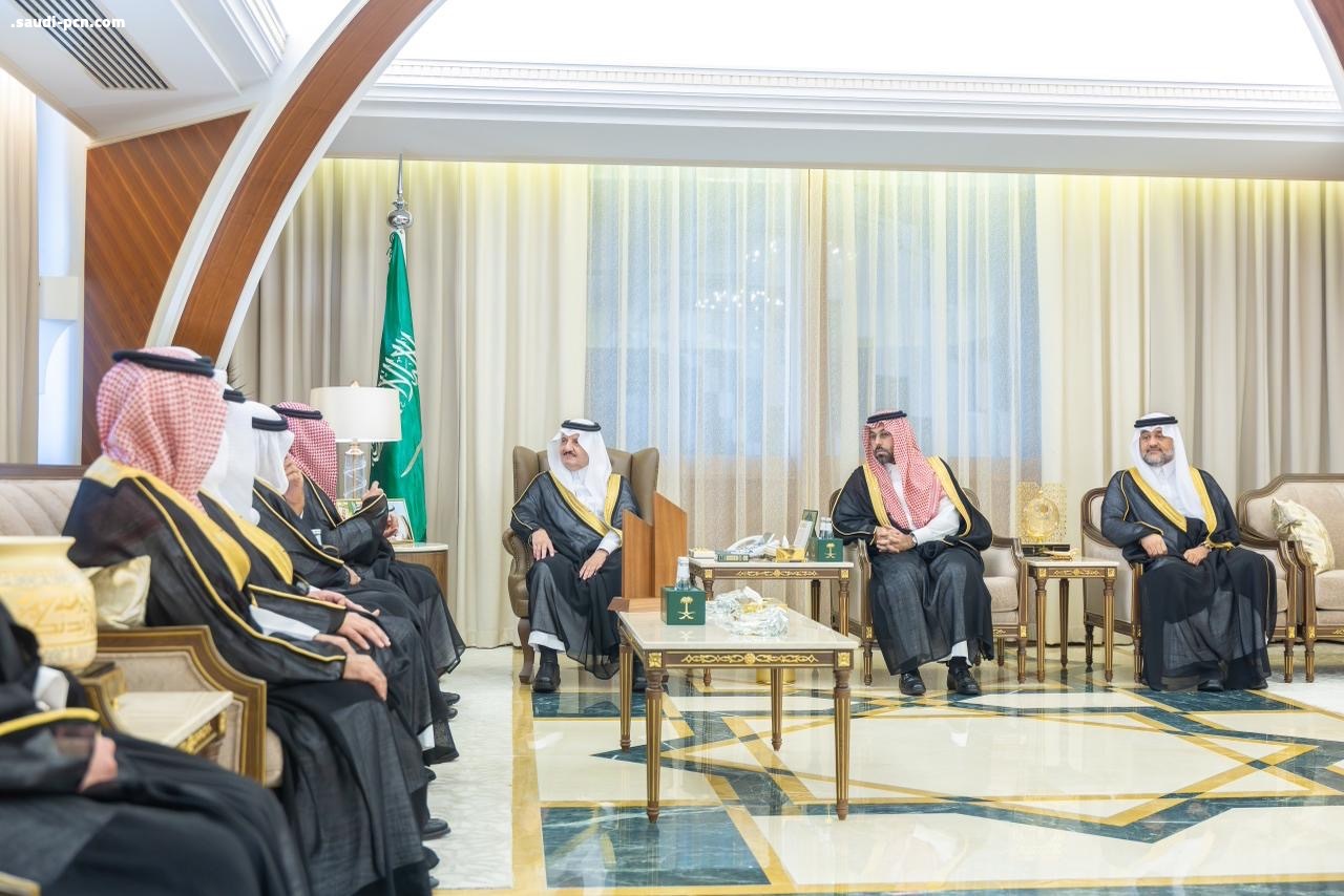 أمير المنطقة الشرقية ونائبه يستقبلان مجلس إدارة نادي الفتح