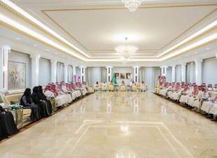 أمير منطقة الجوف يستقبل المهنئين بمناسبة عيد الأضحى من منسوبي الإمارة