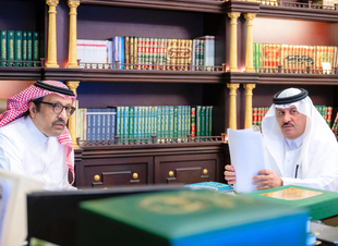 أمير منطقة الباحة يطّلع على سير العمل في محافظة الحجرة