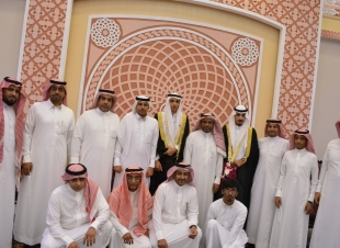 المعلم خالد أزيبي يحتفي بزفاف إبراهيم وعلي