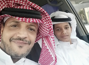 دخل عليه باكياً.. قصة عفو مواطن بمكة عن 