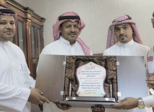 بالصور  محافظ ابي عريش الشمراني يستقبل فريق الليث من السادلية