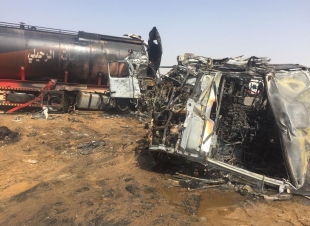 باشرته فرق الهلال الأحمر جدة: خمسة  وفيات وثلاثة عشر اصابة في حادث تصادم على طريق صعب