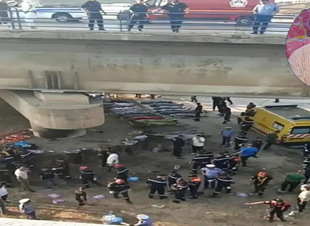 مأساة بالجزائر.. مقتل 18 إثر سقوط حافلة من جسر في مجرى نهر