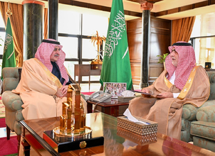 أمير تبوك يطلع على تقرير بداية الفصل الدراسي الثاني