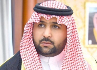 أمير جازان بالنيابة يؤدي صلاة عيد الأضحى ويستقبل المهنئين بالعيد 