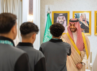 نيابةً عن أمير منطقة الجوف.. الأمير متعب بن مشعل يستقبل نادي القلعة بمناسبة صعود فريق الشباب إلى الأولى وتحقيق الفريق الأول درع الدرجة الثالثة