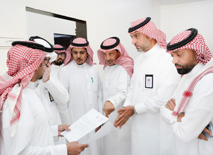 زيارة الرئيس التنفيذي لتجمع الرياض الصحي لمركز ابوعشرة .